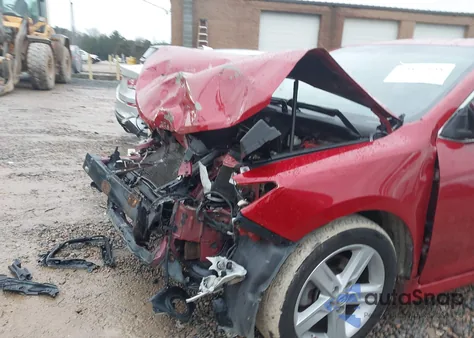 2013 Toyota Camry Se z USA, uszkodzony, nr VIN 4T1BF1FK7DU714353